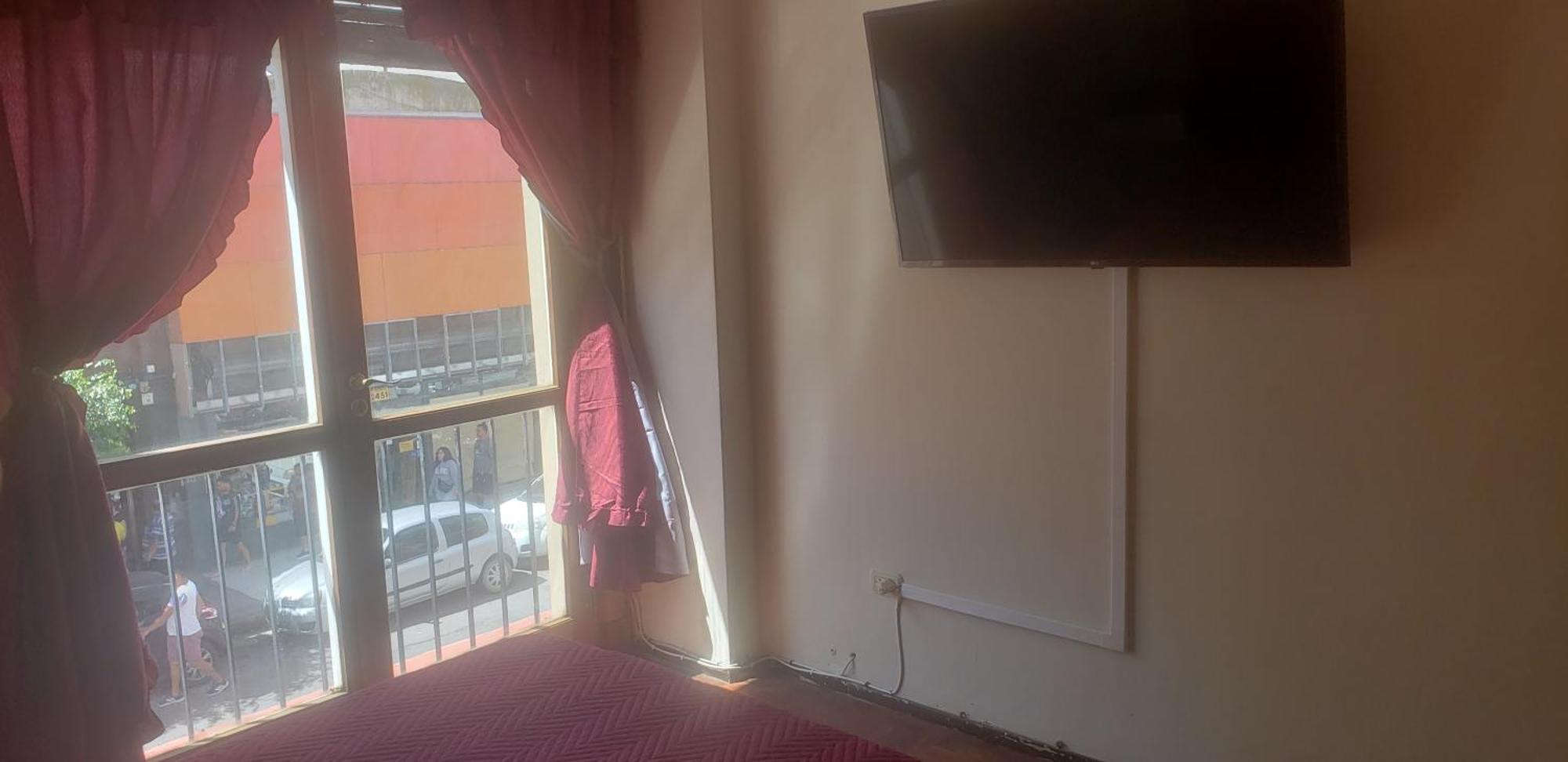 Dpto. Centro En Peatonal Rivadavia Mega Luminoso Apartamento