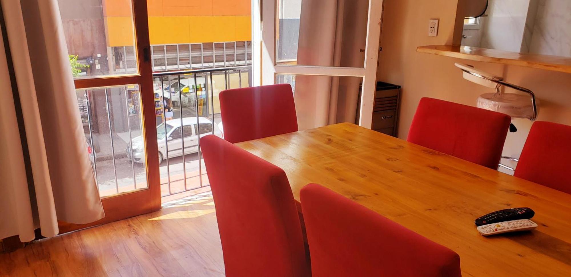 Apartamento Dpto. Centro En Peatonal Rivadavia Mega Luminoso